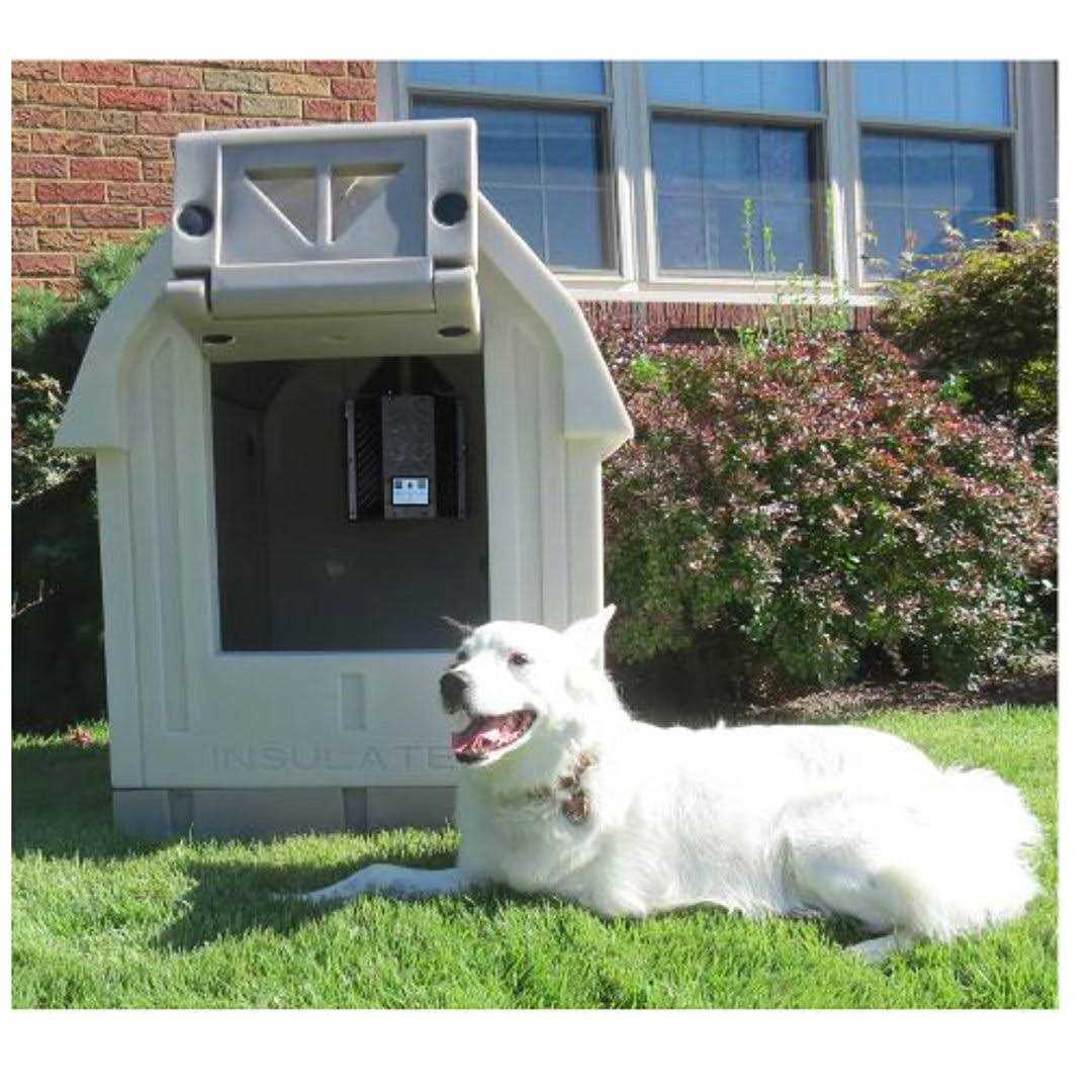 Insulated Dog House with Central Heater E554