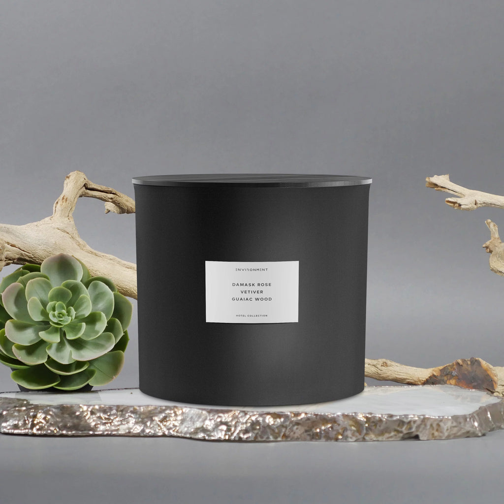 Oud Wood Guaiac Wood Cedar Candle W736638