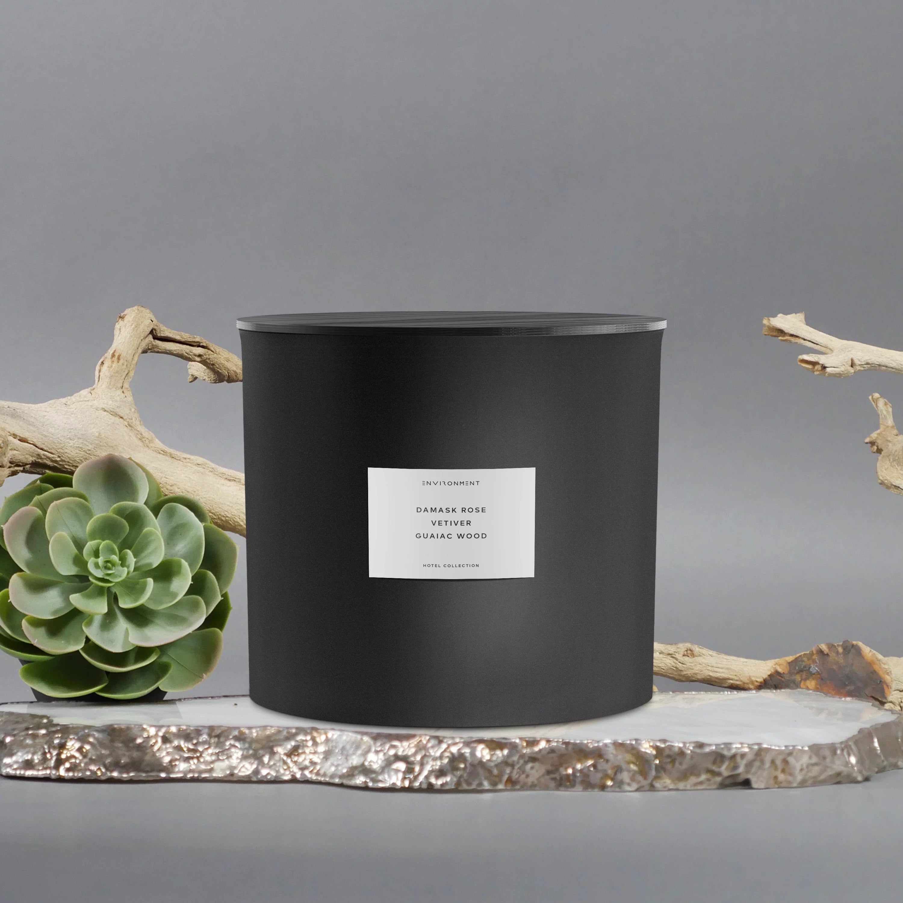 Oud Wood Guaiac Wood Cedar Candle W736638