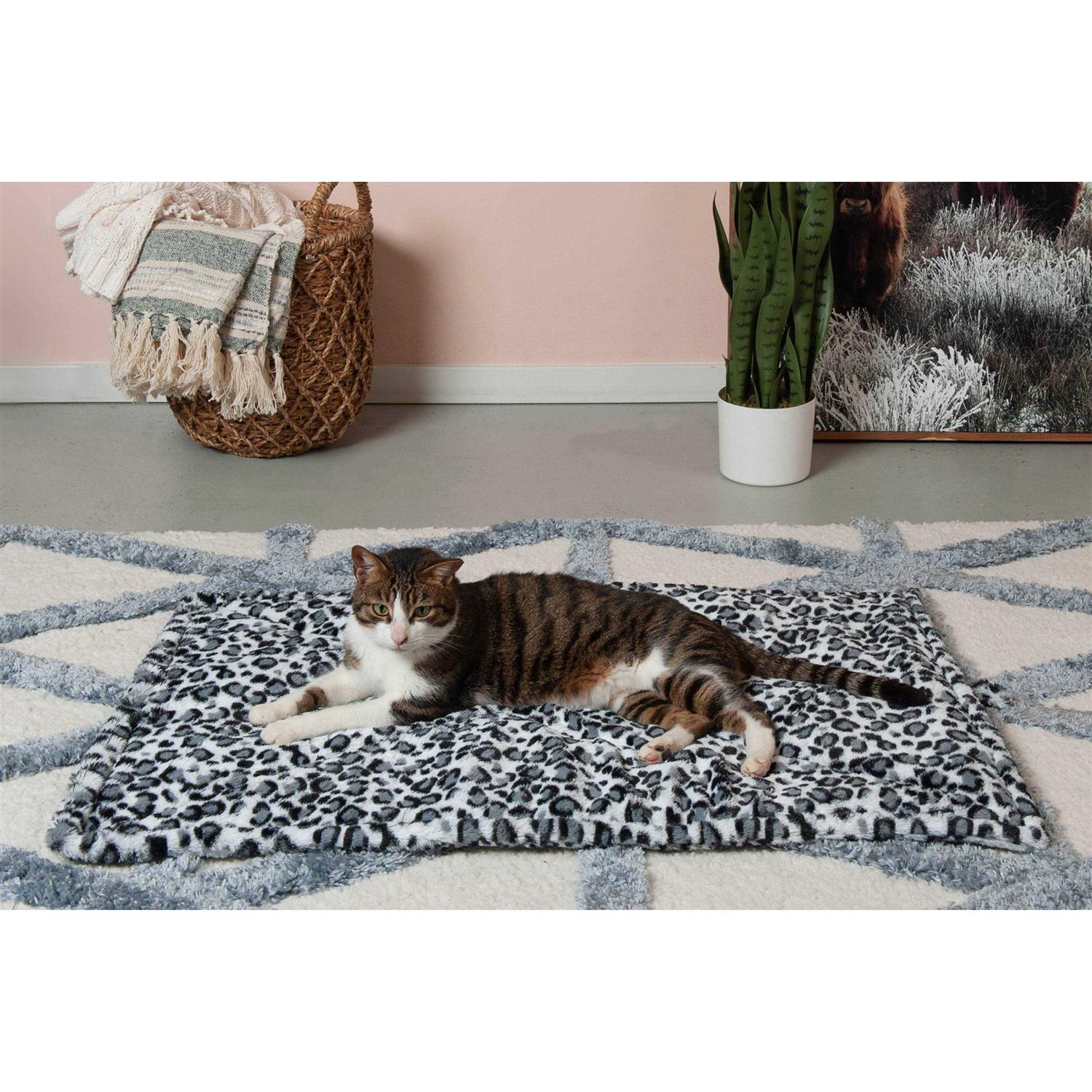 Self-Warming Faux Fur Pet Bed Mat Q91309