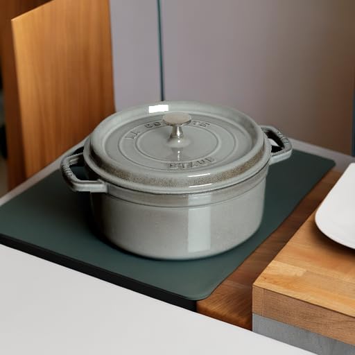5.5 Quart Round Cocotte, Basil K233